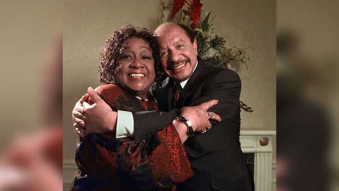 Isabel&#x20;Sanford&#x00A0;and&#x20;Sherman&#x20;Hemsley&#x20;of&#x00A0;&quot;The&#x20;Jeffersons&quot;&#x20;&#x28;1998&#x20;photo&#x29;