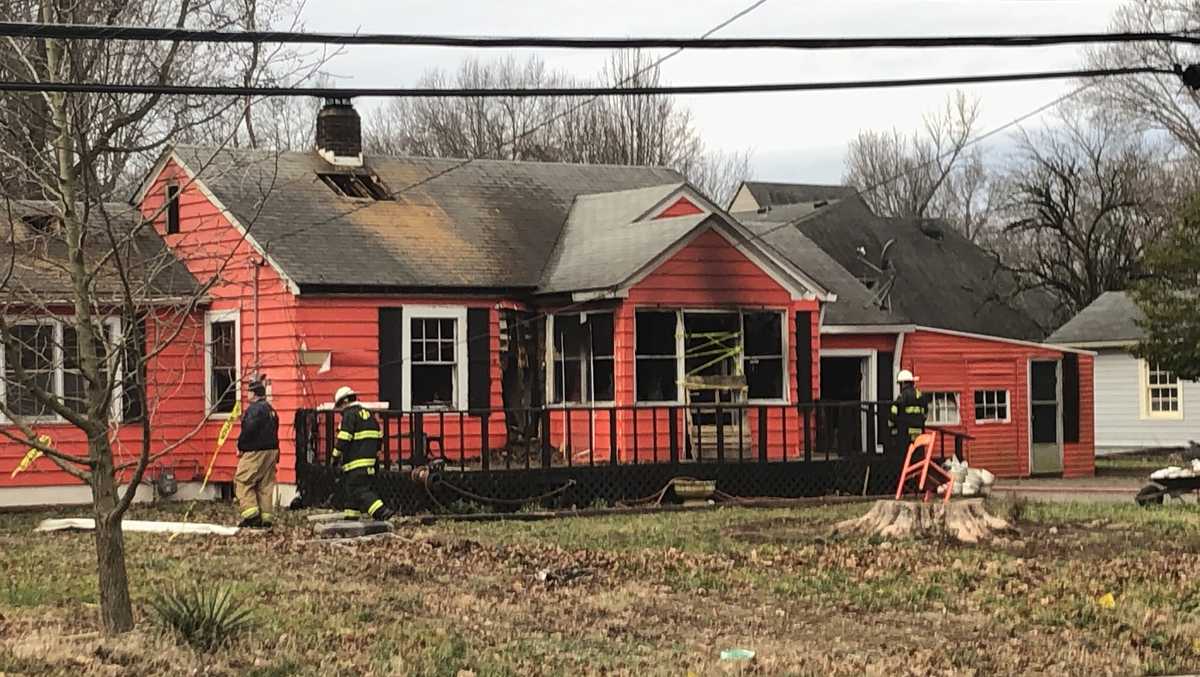 Man, dog killed in Jeffersonville house fire