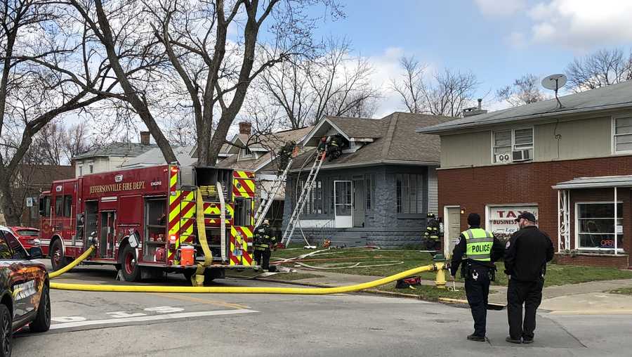 Fire crews battling Jeffersonville house fire