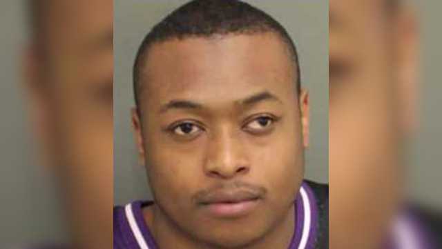 Orlando man accused of pointing gun at woman in parking garage