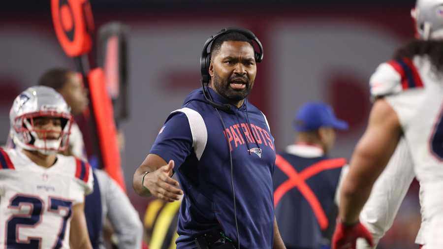 Photos, stats from Jerod Mayo's career with the Patriots