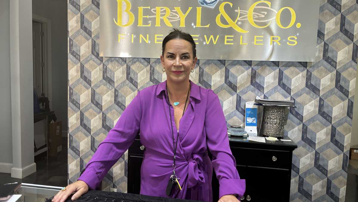 'Gut‑wrenching feeling': Stuart jewelry store owner describes encounter with accused traveling thief