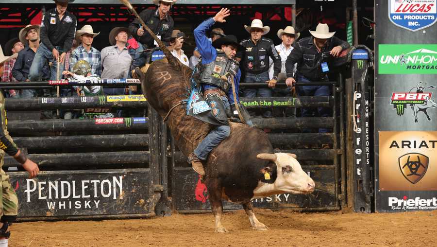 Joao Ricardo Vieira rides Blake Sharp/Henry Wilson’s Texas Blood for 84.5 during the second round of the Greensboro Unleash the Beast PBR. Photo by Andy Watson / Bull Stock Media