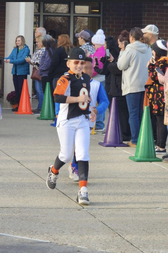 Fans across Cincinnati area dress as Bengals QB Joe Burrow for Halloween