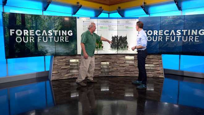 john&#x20;shaw,&#x20;an&#x20;analyst&#x20;at&#x20;the&#x20;u.s.&#x20;forest&#x20;service,&#x20;shows&#x20;a&#x20;climate&#x20;simulation&#x20;created&#x20;exclusively&#x20;for&#x20;the&#x20;national&#x20;investigative&#x20;unit&#x20;to&#x20;chief&#x20;national&#x20;investigative&#x20;correspondent&#x20;mark&#x20;albert