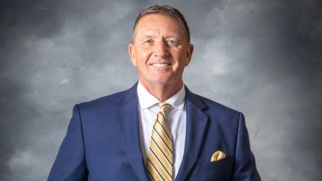 Cape Coral Mayor John Gunter skips council meeting day after losing in primary election