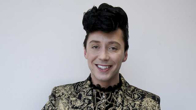 Lancaster County native Johnny Weir donates to Quarryville library - Vimarsana News