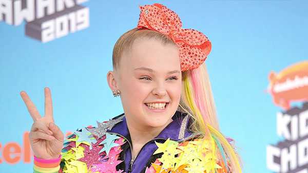 JoJo Siwa Says Nickelodeon Sees Her “Only as a Brand” Ahead Of U.S. Tour
