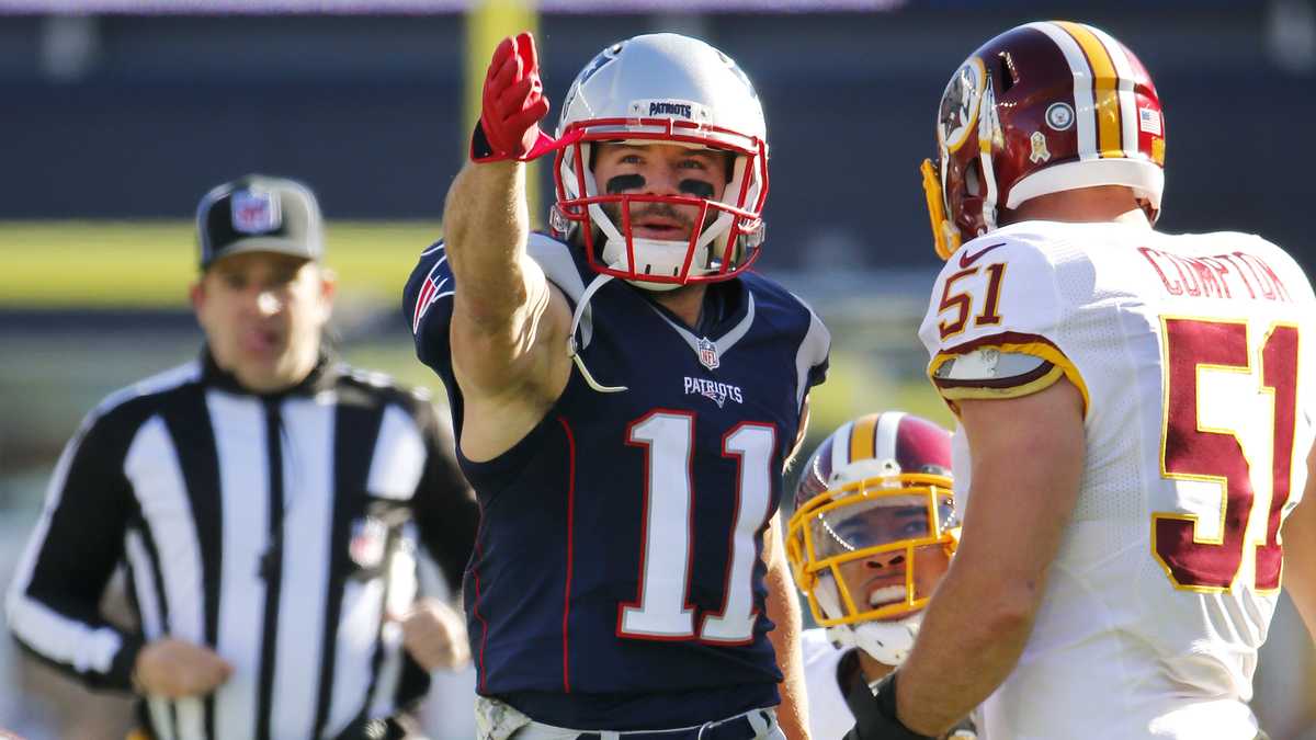 August 9, 2018: New England Patriots wide receiver Julian Edelman (11)  warms up prior to the NFL pre-season football game between the Washington  Redskins and the New England Patriots at Gillette Stadium