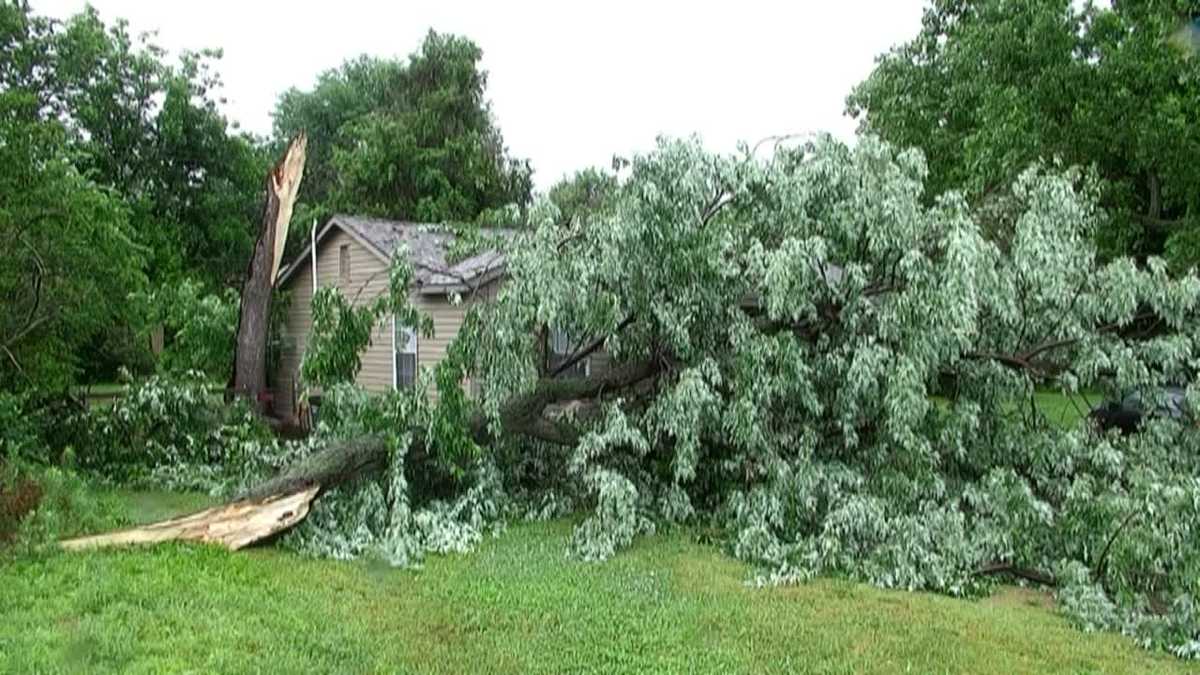 Strong winds cause damage after hitting Oklahoma City metro