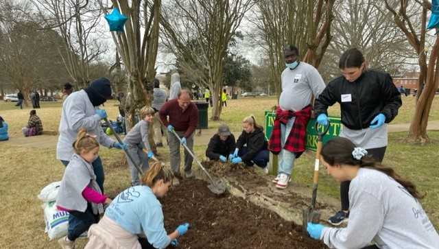 Junior League "Day of Service" to continue despite freezing temps - Vimarsana News