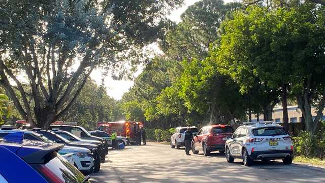 Florida man surrenders to authorities after woman is shot in apartment - Vimarsana News