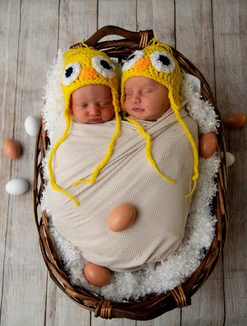 బాప్టిస్ట్ 'హెల్త్' లూయిస్‌విల్లే ఈస్టర్ కోసం హోల్డ్ 'హాచ్లింగ్' ఫోటోషూట్