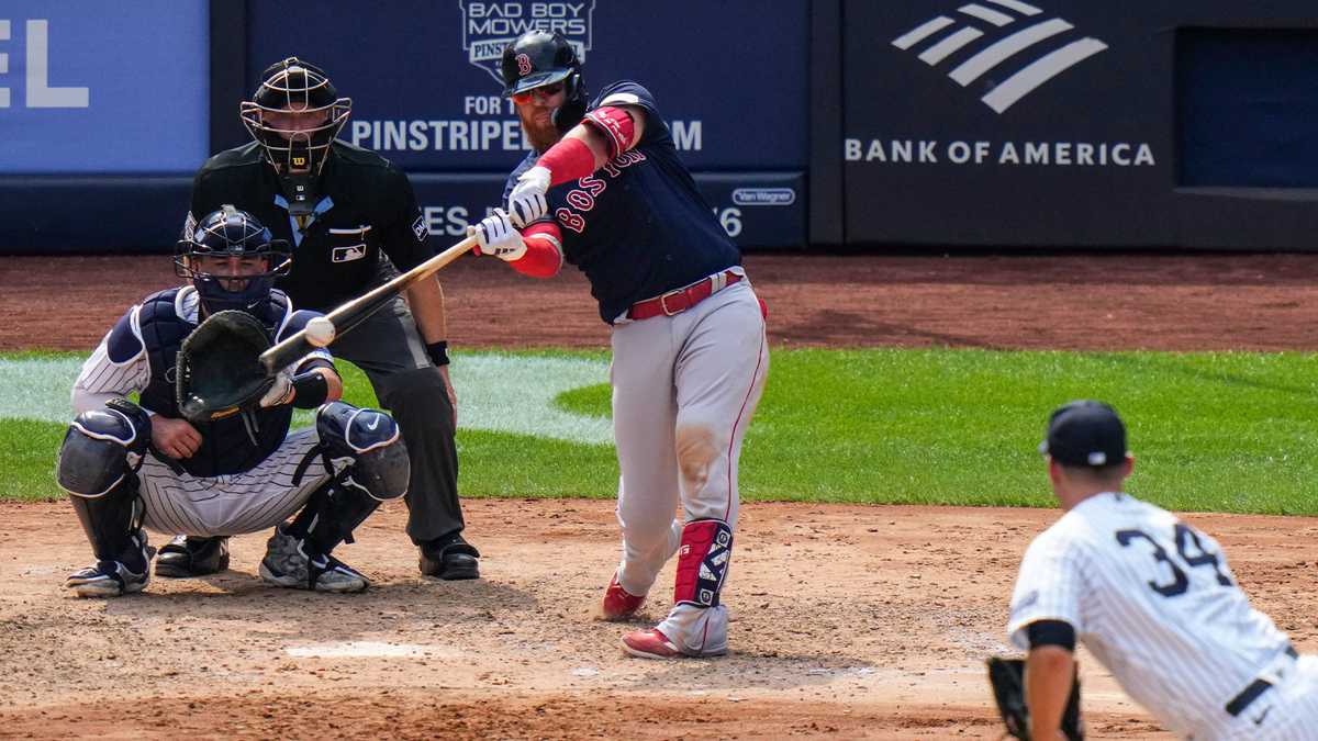 Turner comes up clutch, Red Sox complete sweep of Yankees