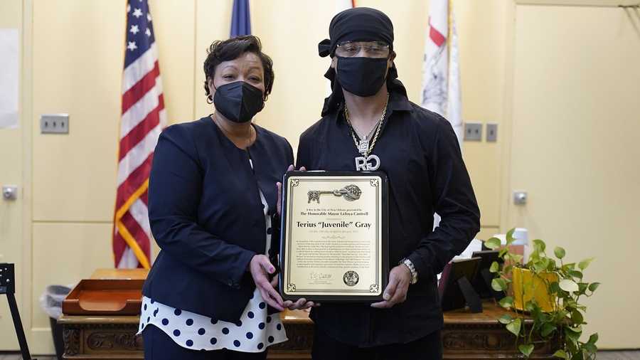 new orleans mayor latoya cantrell presents the key to the city to rapper terius "juvenile" gray.