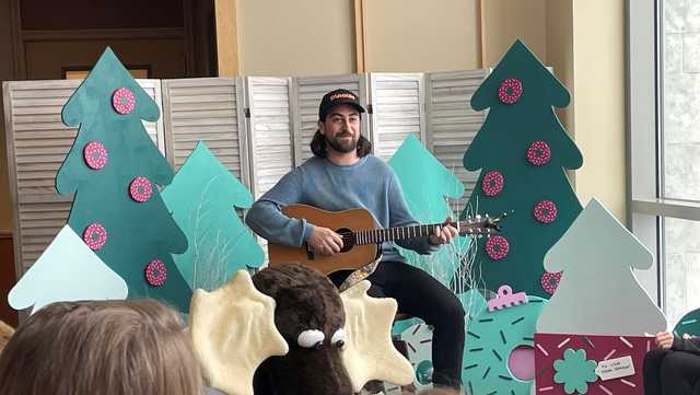 Grammy-nominated singer visits hospital for special performance - Vimarsana News