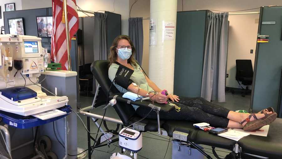 Coronavirus survivor donates blood plasma