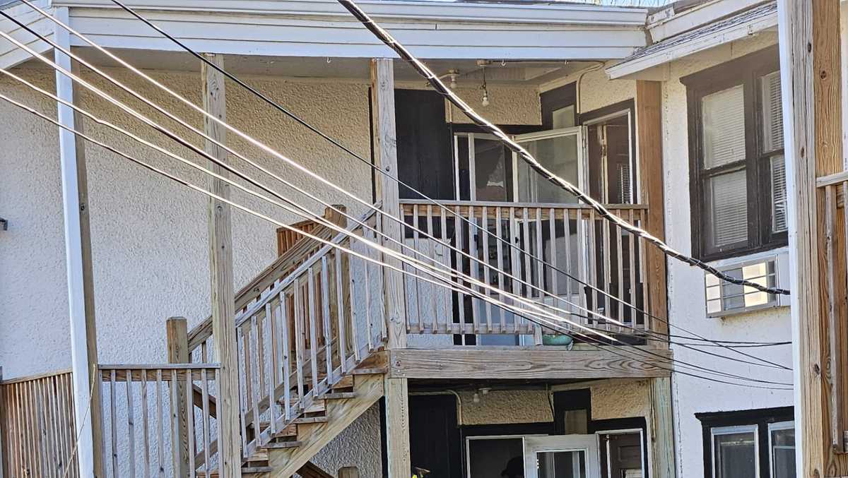 Eight apartment units damaged by fire in Kansas City