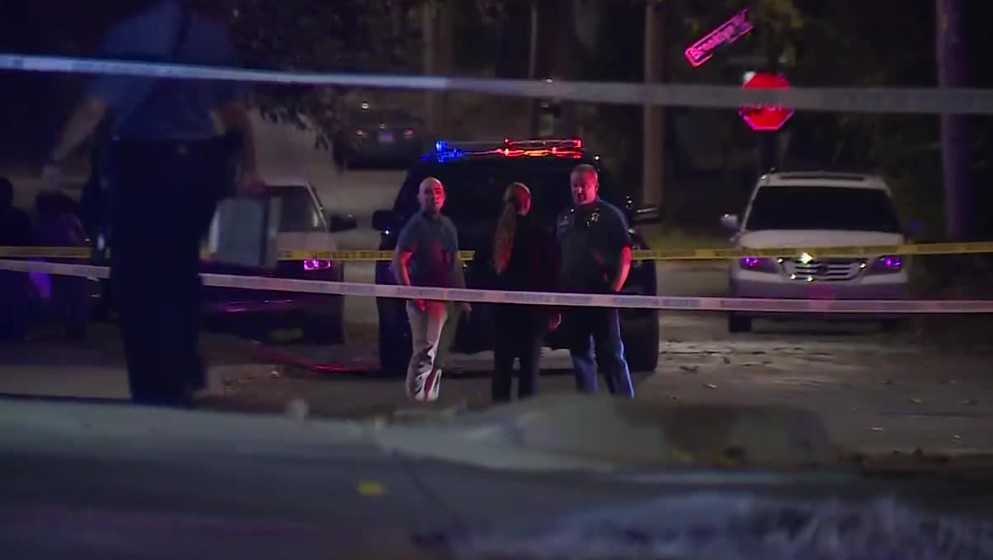 Kansas City crime: Woman fatally shot in vehicle at intersection