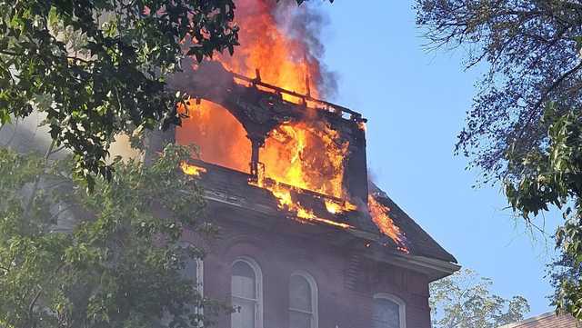 KCFD fire crews forced to evacuate structure while battling fire - Vimarsana News