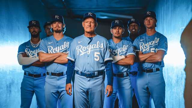 Royals set to bring back full powder blue uniforms