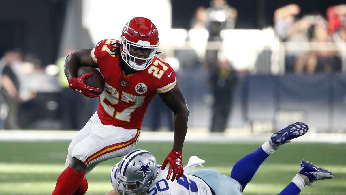 Kareem Hunt buys Willoughby South students tickets to Browns, Chiefs