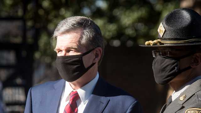 North Carolina: Cooper urges municipalities, schools to end mask mandates - Vimarsana News