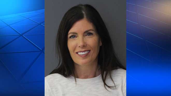 Former Pennsylvania Attorney General Kathleen Kane reports to prison