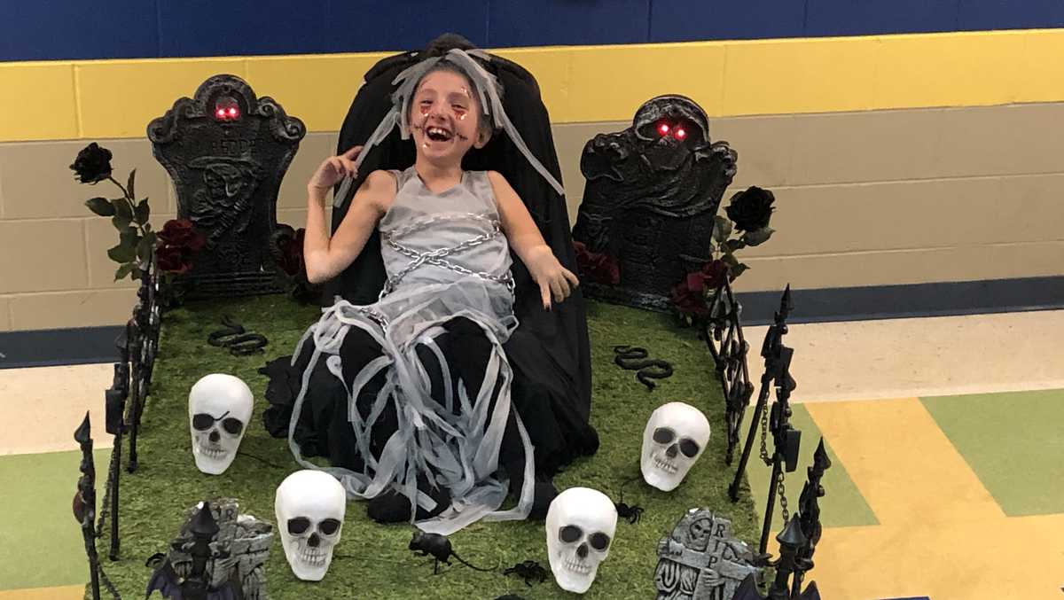 11-year-old girl with cerebral palsy wins best Halloween costume at