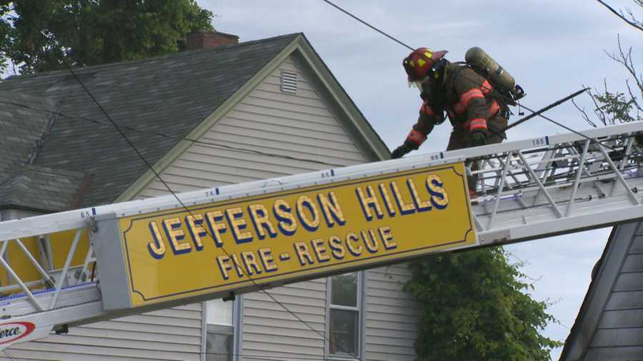 5 people escape when fire breaks out inside of home in Clairton
