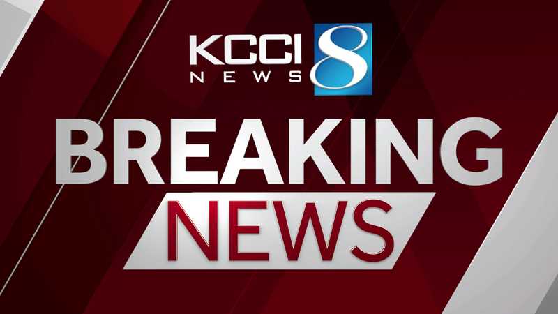 West Des Moines head-on crash reported between semi-truck and van