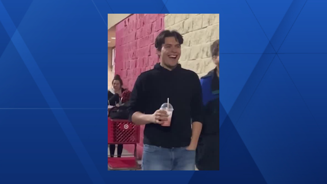 Fort Dodge community members surprise barista with a car - Vimarsana News