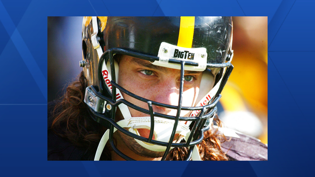 Former University of Iowa lineman Robert Gallery elected to 2023 College Football Hall of Fame class - Vimarsana News