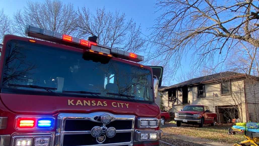 2 men hospitalized by Sunday afternoon garage fire in Kansas City