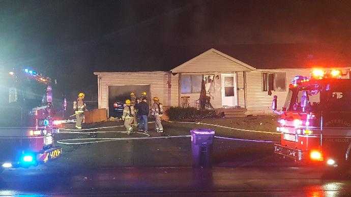 Family escapes Iowa home explosion