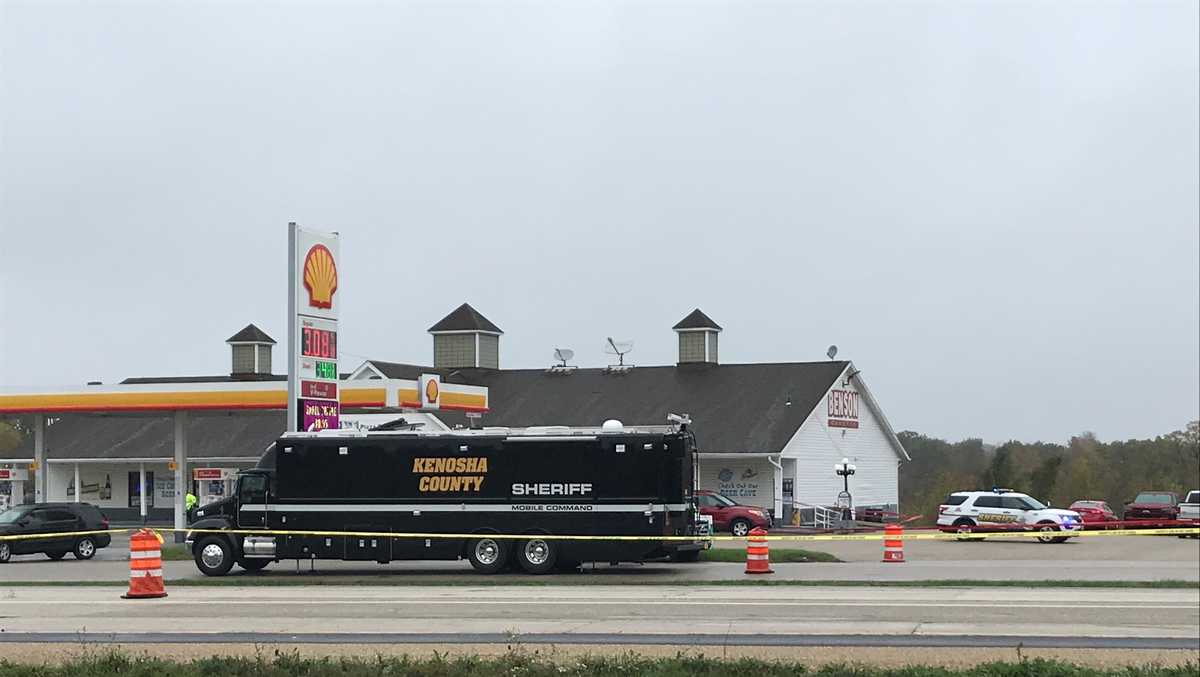 Kenosha County deputies shoot homicide suspect at gas station; K9 injured