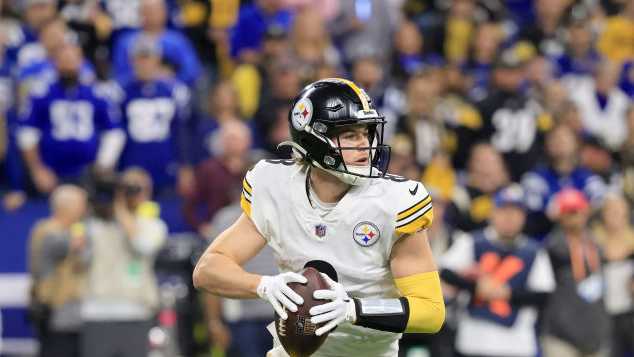 Rookie QB Kenny Pickett shows fire, Steelers defense sags in 38-3 loss