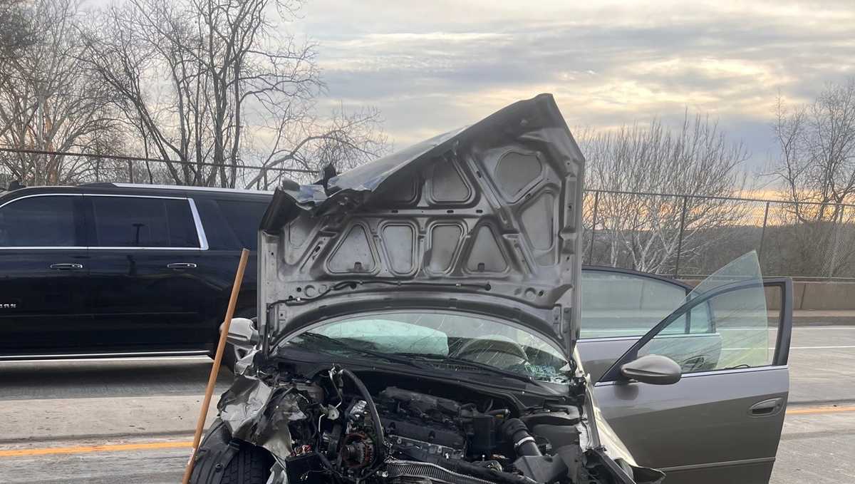 Crash near Kennywood sends two people to the hospital