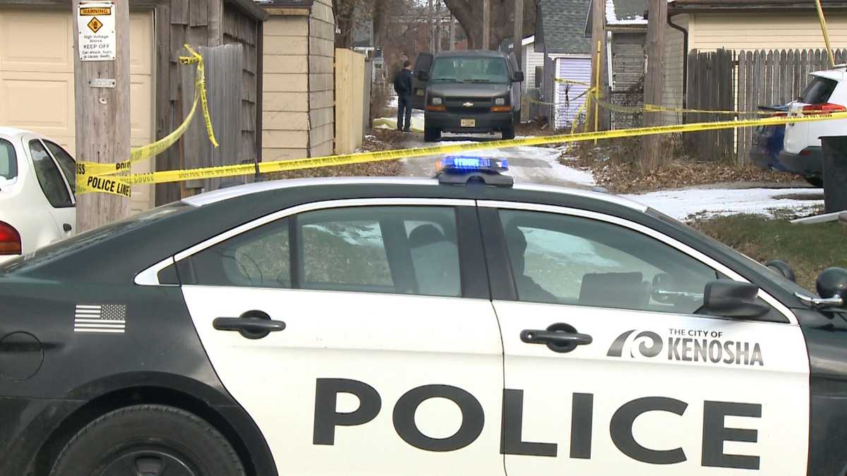 Man found shot to death in Kenosha alley