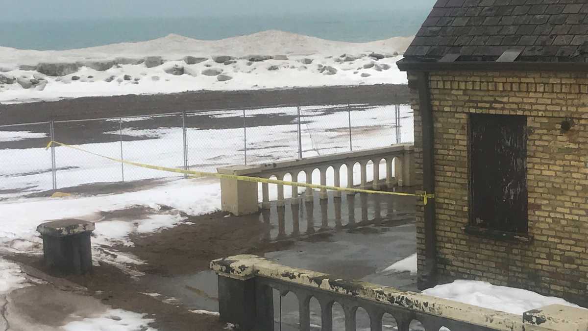 Body Found On Ice On Kenosha Beach