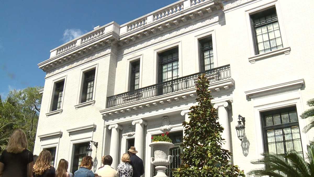 Historic Savannah mansion restored to 20th century grandeur