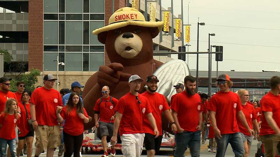 PHOTOS Thousands turn out for Omaha's Labor Day parade