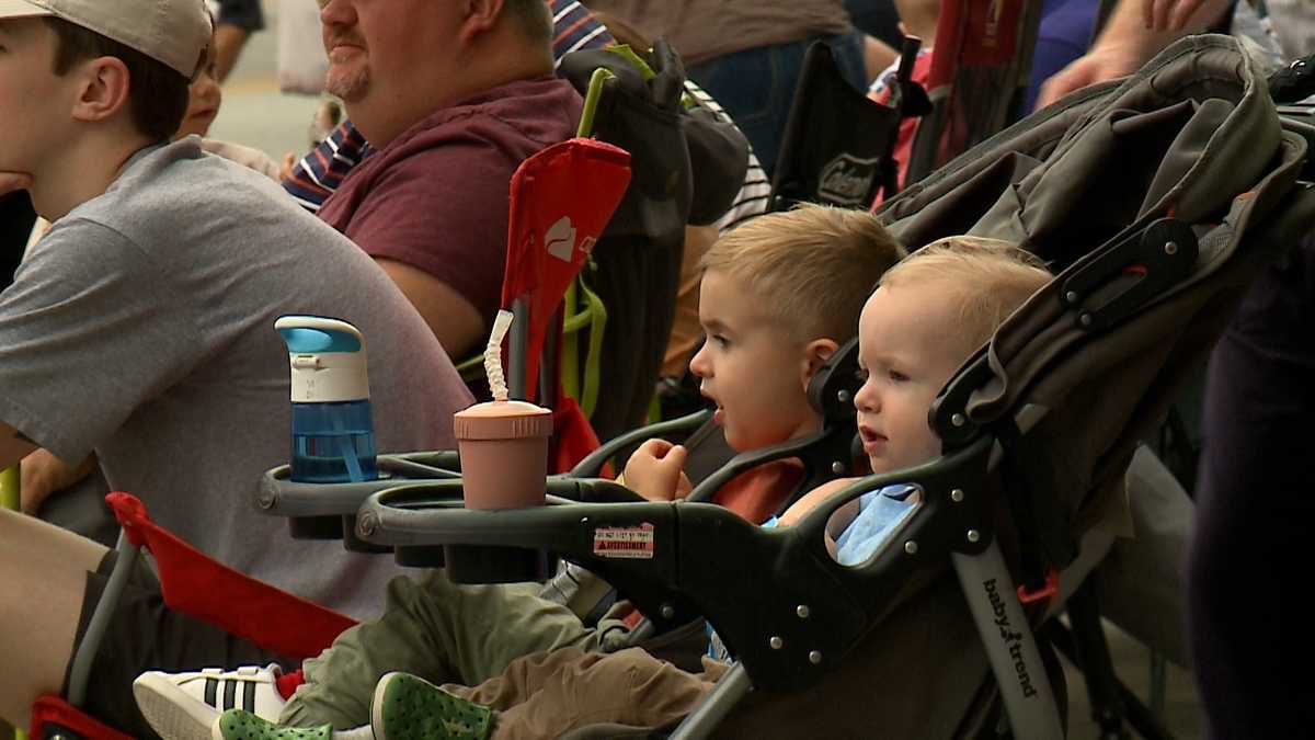 PHOTOS Thousands turn out for Omaha's Labor Day parade
