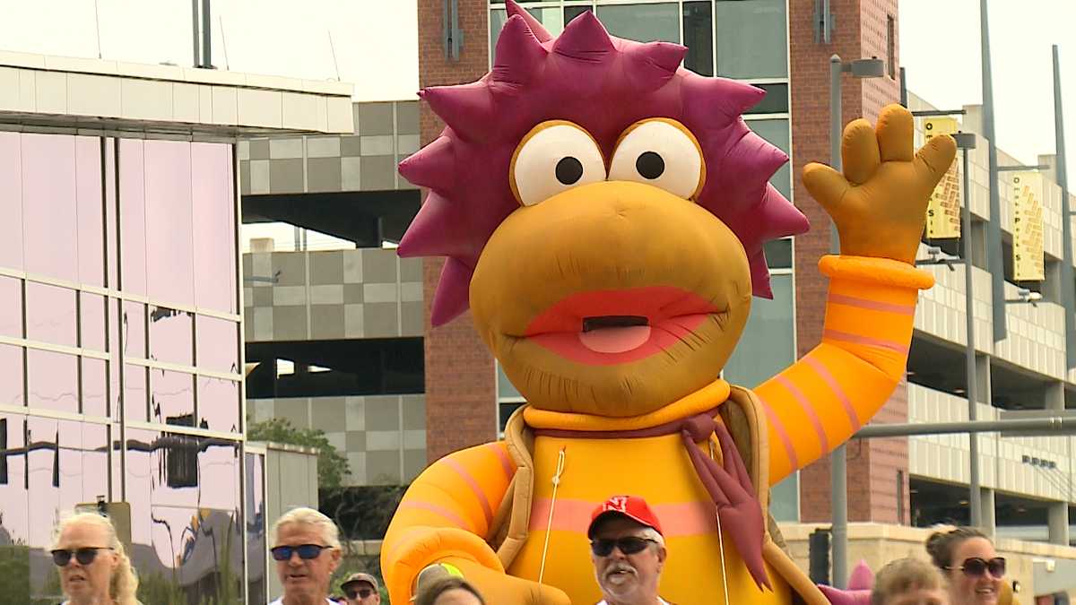 PHOTOS Thousands turn out for Omaha's Labor Day parade