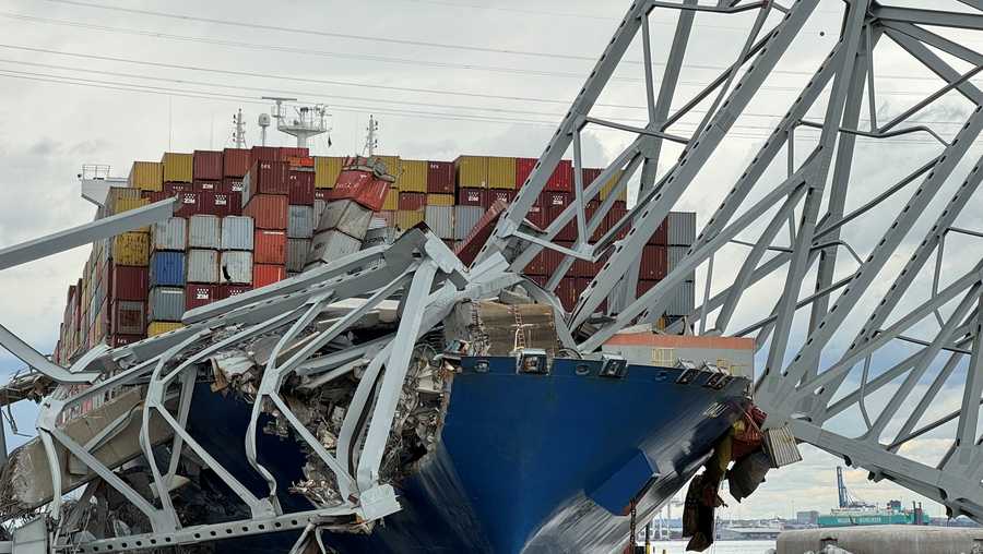 Ntsb Examining Dali's Engine Room, Circuit Breakers