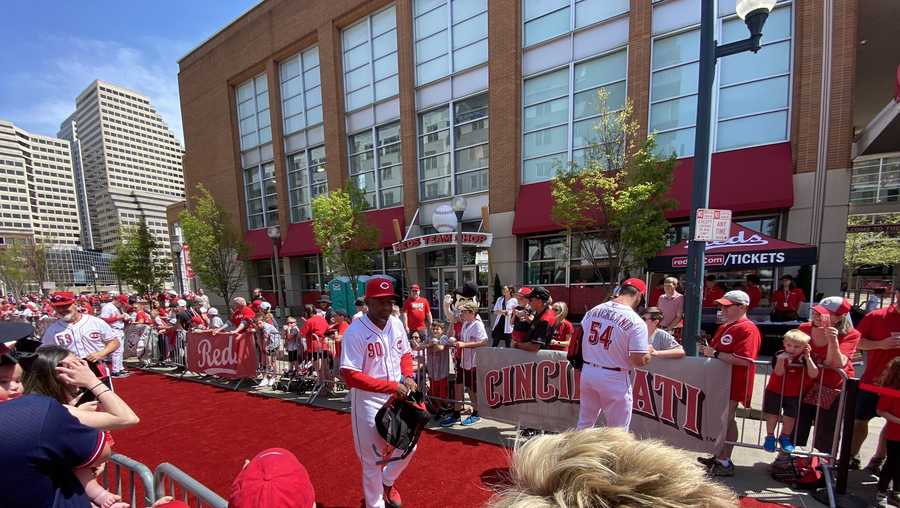 Cincinnati Reds - Giving it 💯% every play, every day.