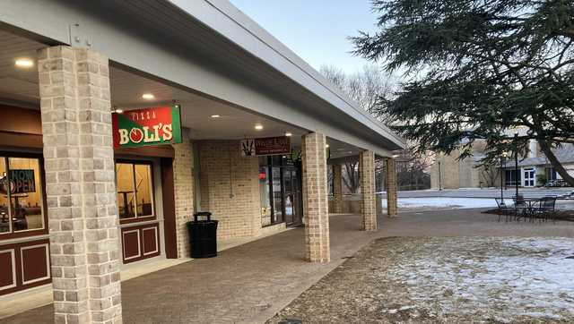 Shooting leaves 3 injured at shopping center in Columbia