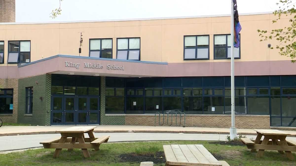 Portland middle school student grabbed by man while walking to school