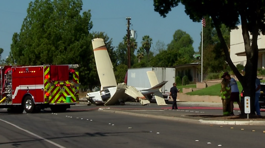 Small plane crashes onto Southern California street