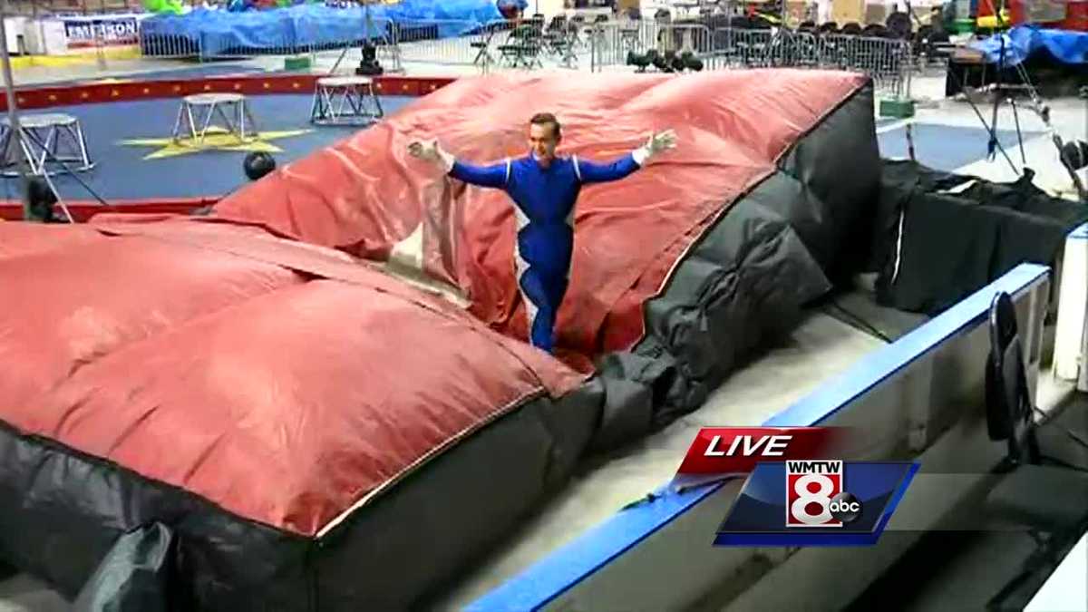 Bring in the clowns! The circus comes to Lewiston